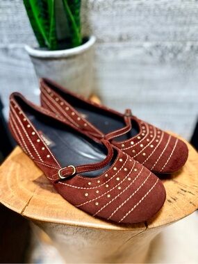 ECCO | Studded Low Leather Mary Jane Buckle Shoes - Women's 39/8, Maroon/Gold